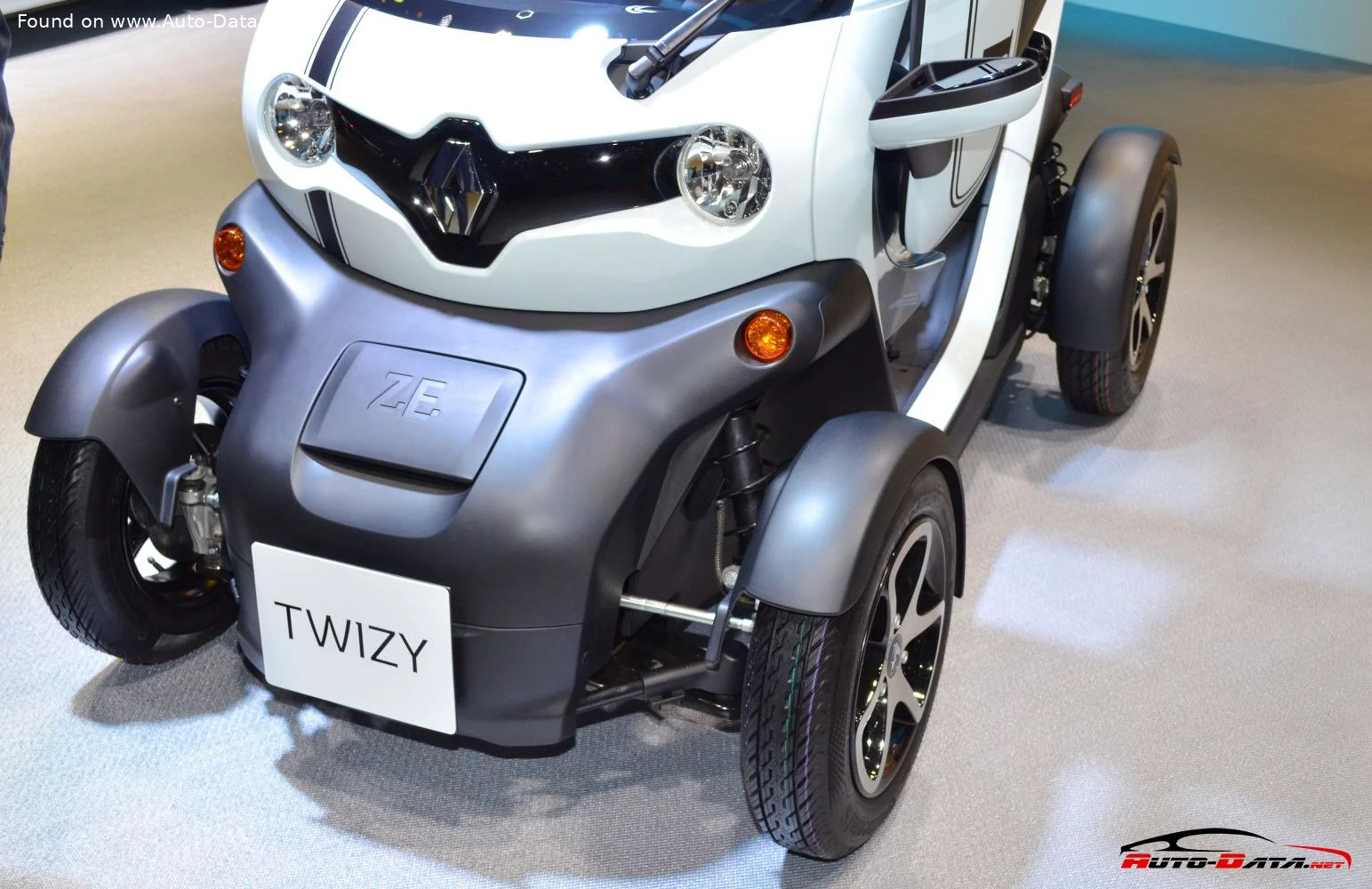 Renault Twizy 6.1 kWh (17 Hp)2012 - thumbnail 6