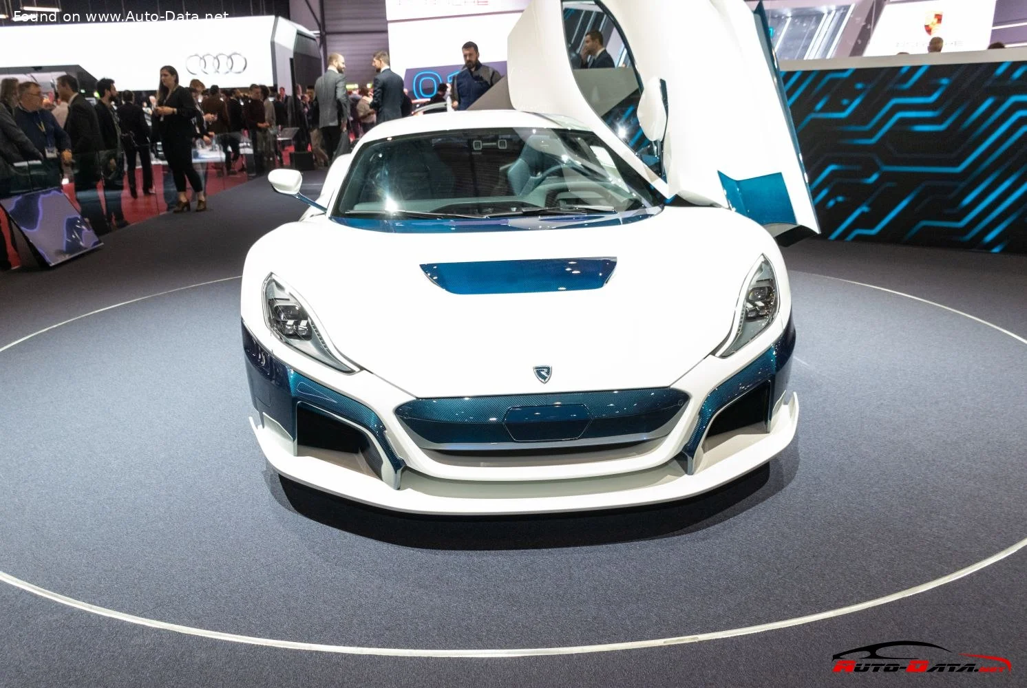 Rimac CTwo 120 kWh (1914 Hp) AWD CVT2019 - thumbnail 3