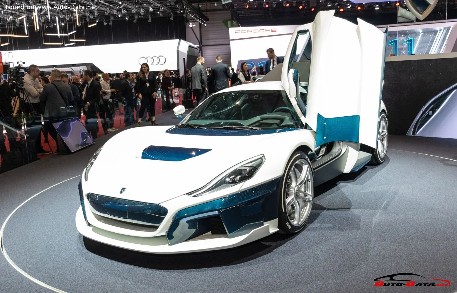 Rimac CTwo 120 kWh (1914 Hp) AWD CVT2019 - thumbnail 4