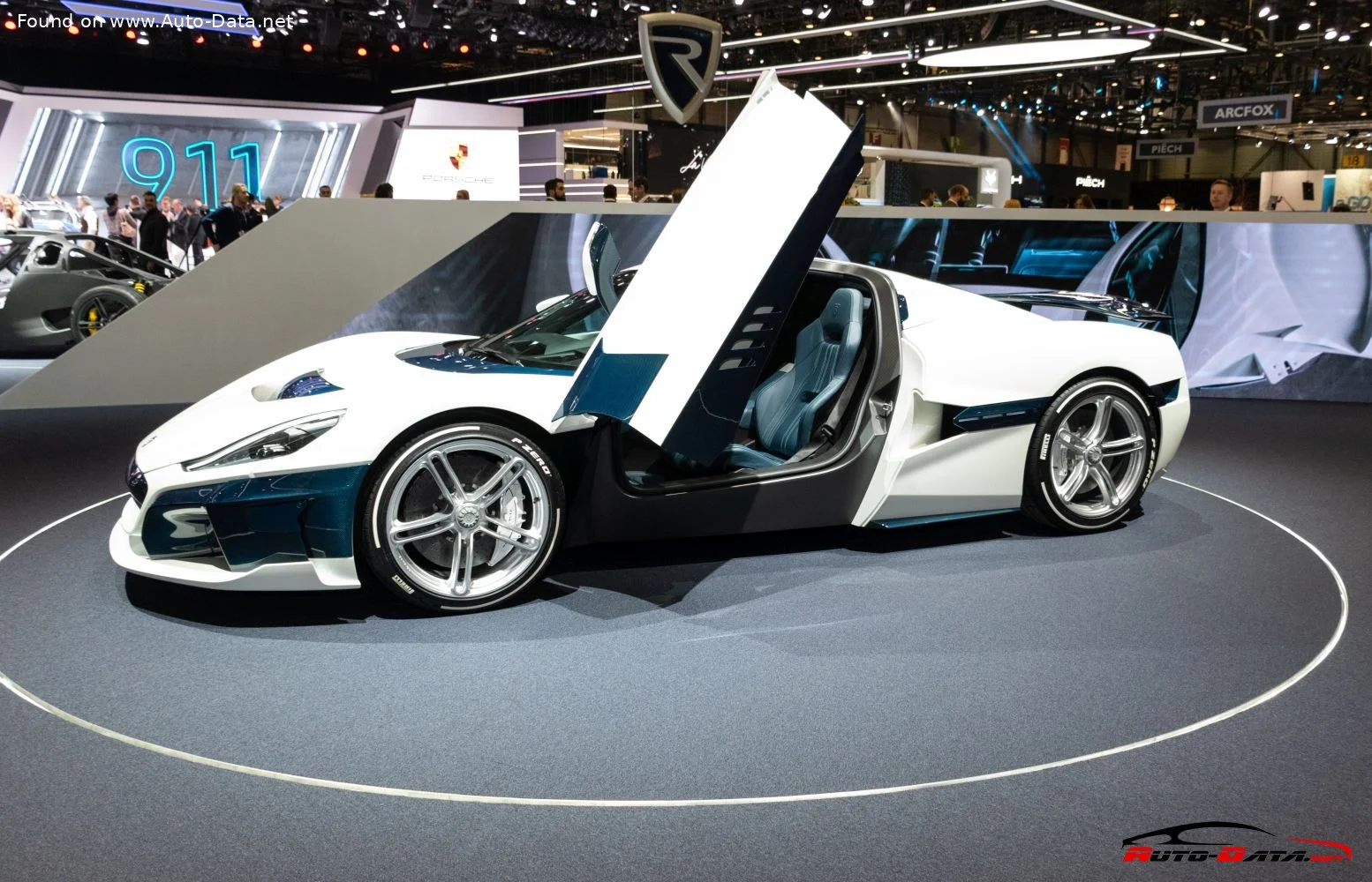 Rimac CTwo 120 kWh (1914 Hp) AWD CVT2019 - thumbnail 5