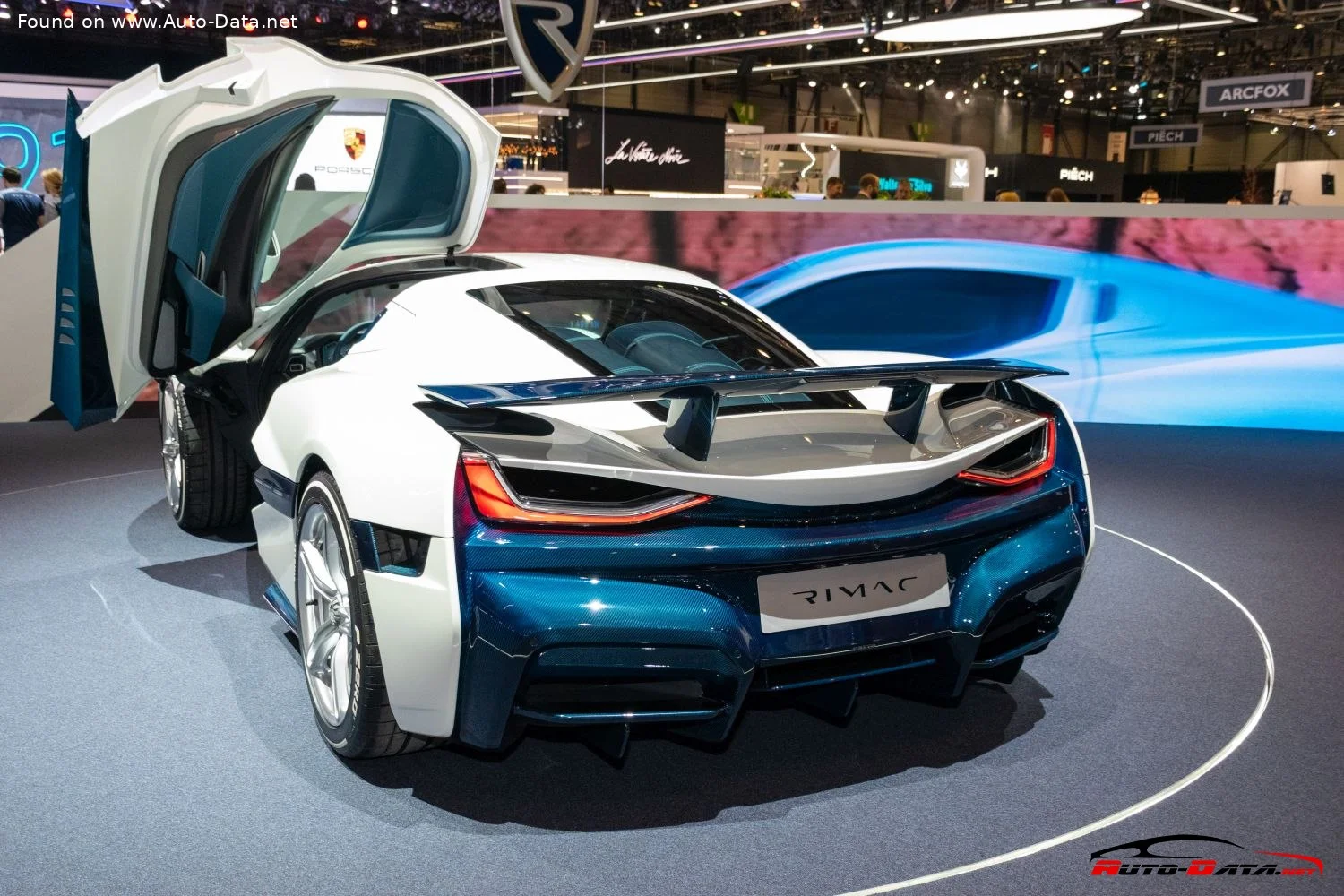 Rimac CTwo 120 kWh (1914 Hp) AWD CVT2019 - thumbnail 7