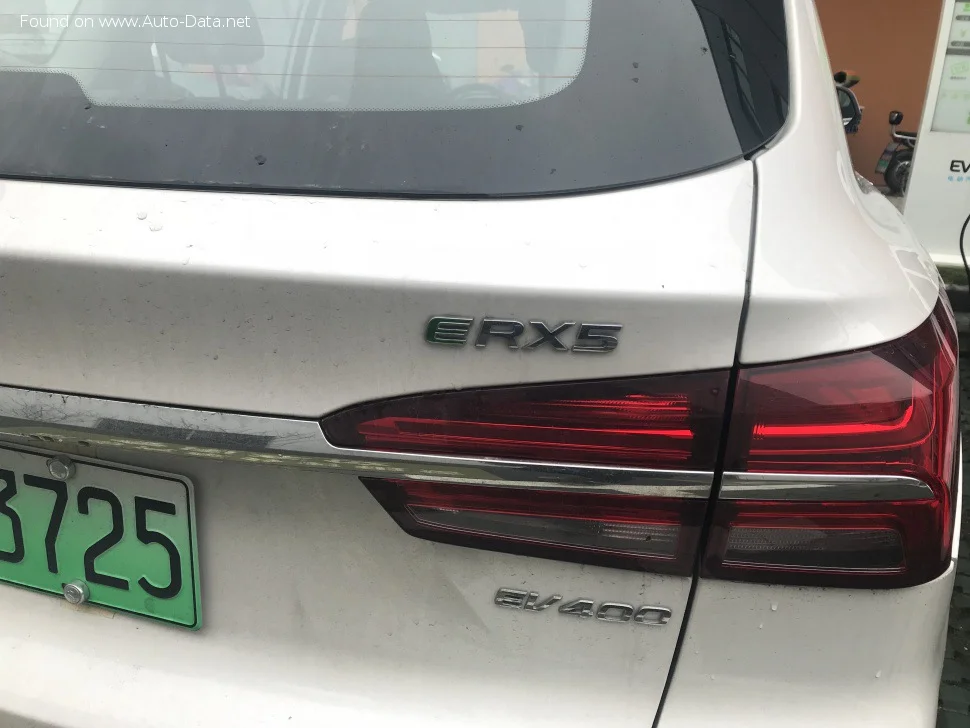 Roewe RX5 1.5 TGI (169 Hp)2016 - thumbnail 6