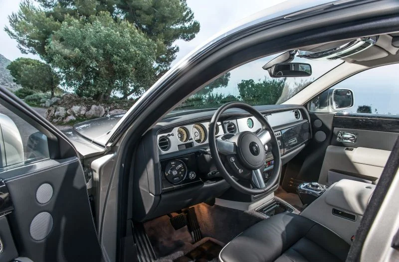 Rolls-Royce Phantom 6.7 V12 (460 Hp) Automatic2012 - 2016 thumbnail 2