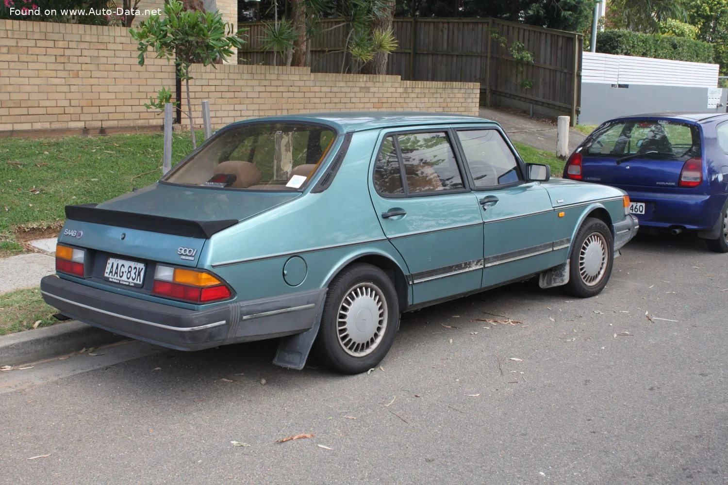 Saab 900 2.0i 16V (126 Hp)1989 - 1993 thumbnail 4