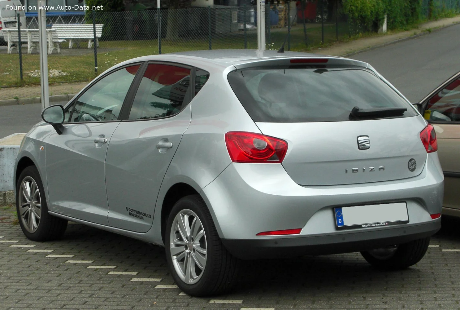 Seat Ibiza 1.2 (60 Hp)2009 - 2012 thumbnail 3