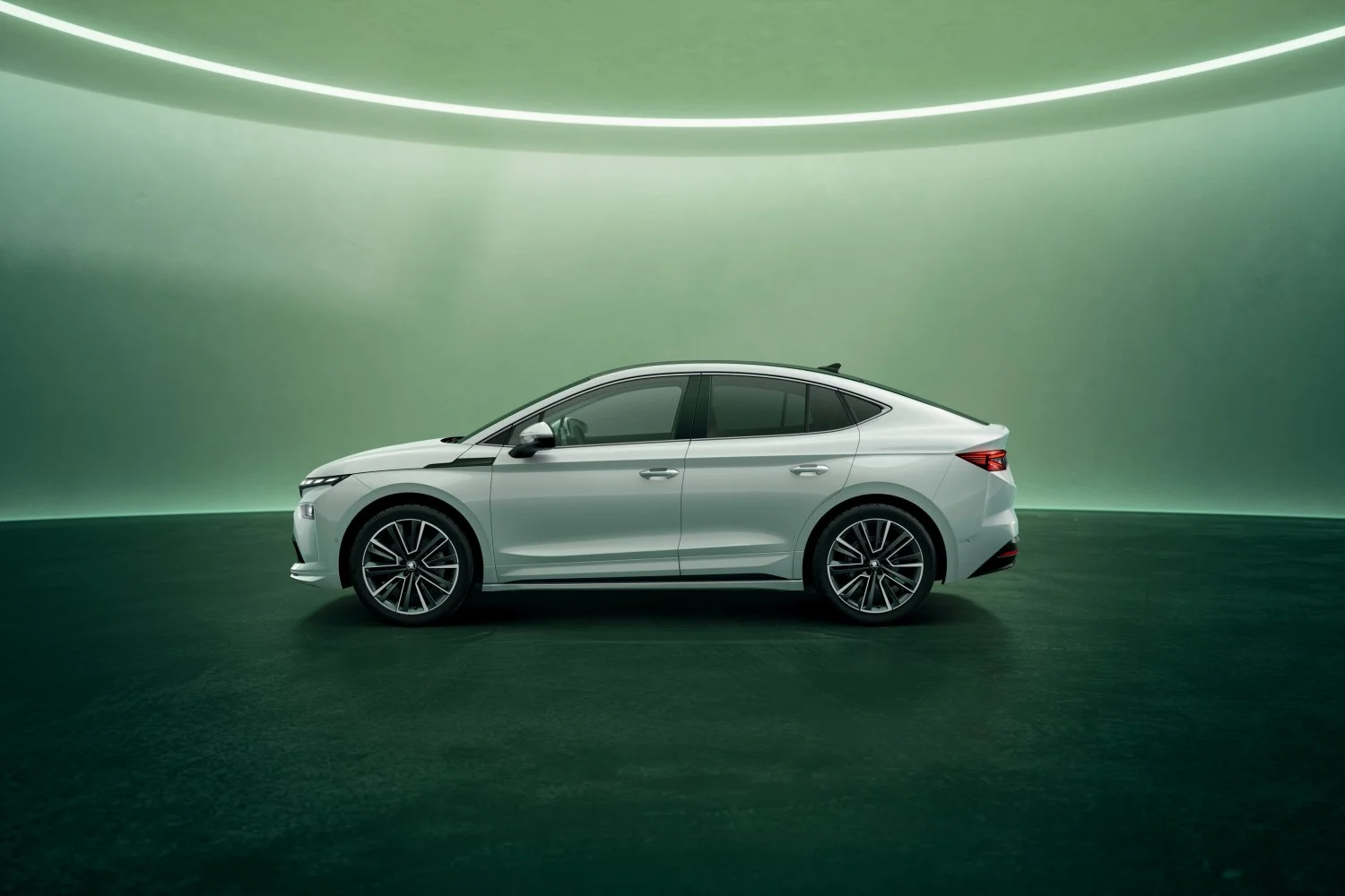 Skoda Enyaq 60 63 kWh (204 Hp)2025 - thumbnail 4