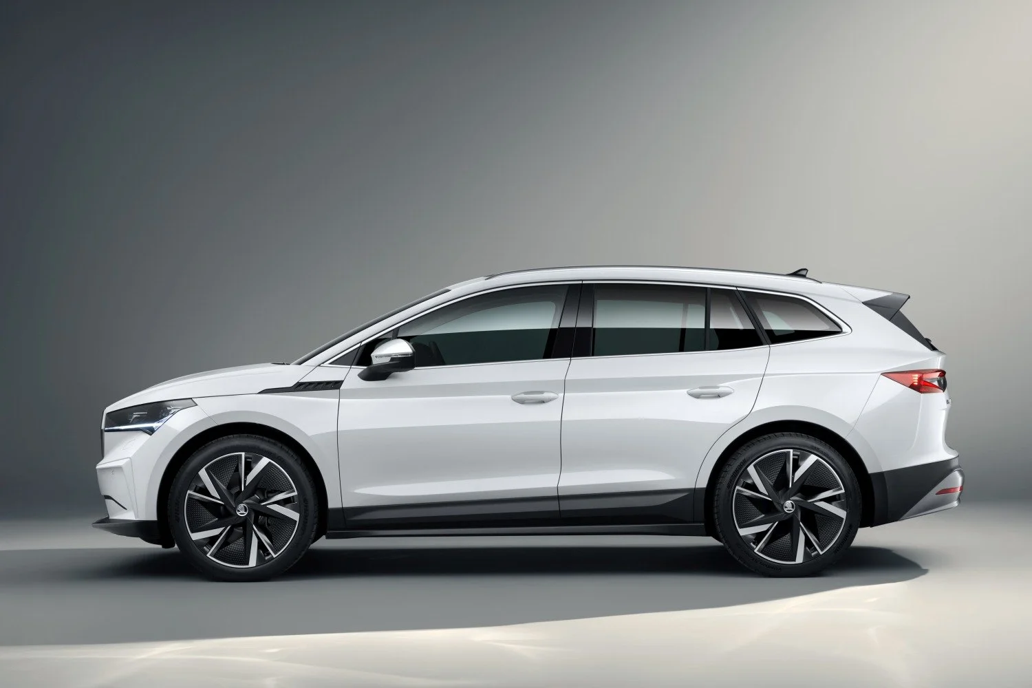 Skoda Enyaq 50 55 kWh (148 Hp)2021 - 2023 thumbnail 3
