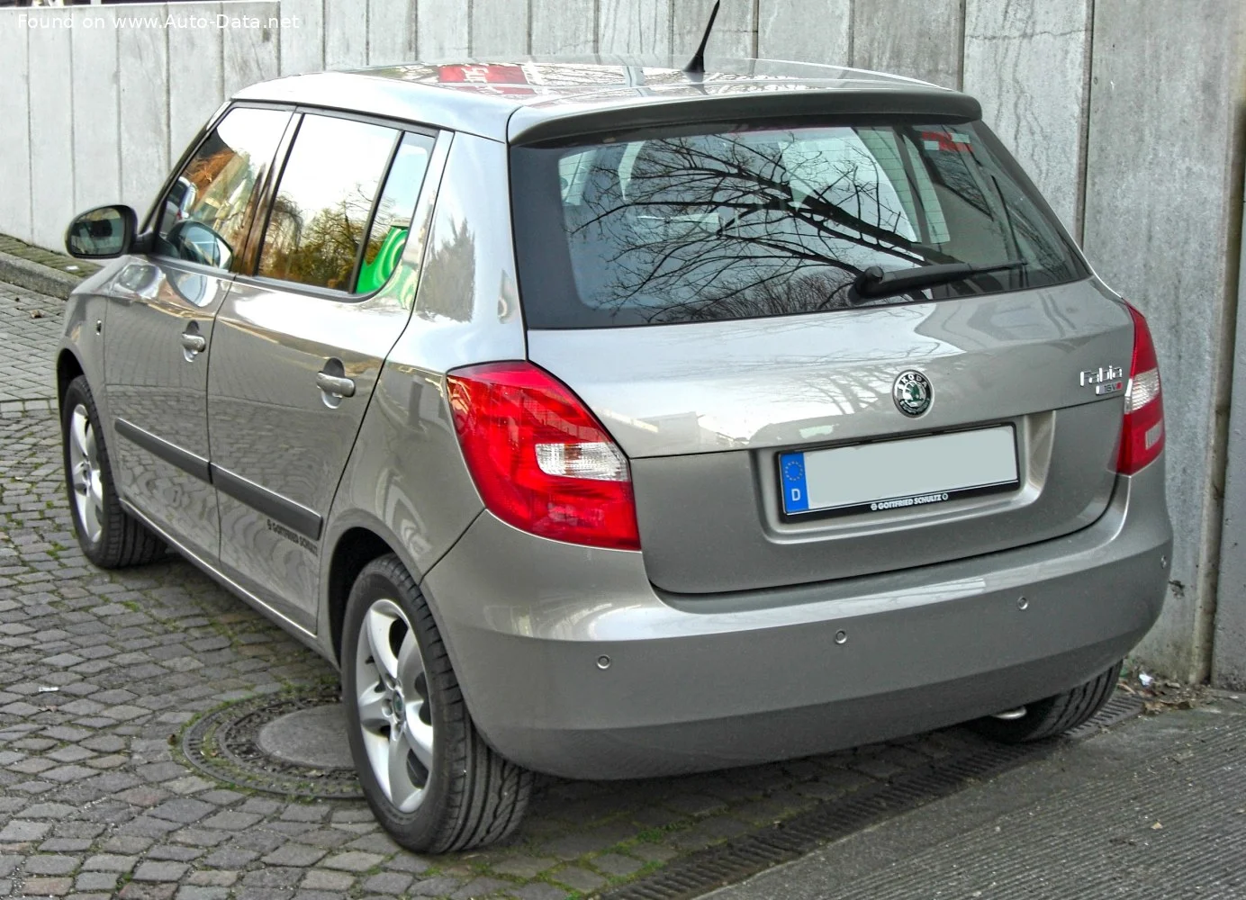 Skoda Fabia 1.2 i HTP 12V (69 Hp)2007 - 2010 thumbnail 4