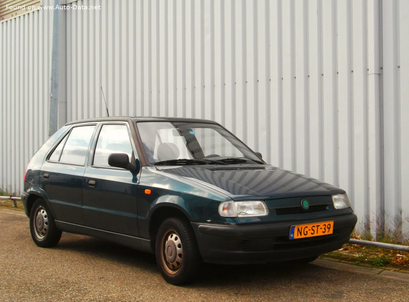 Skoda Felicia 1.3 (54 Hp)1996 - 1997 thumbnail 4