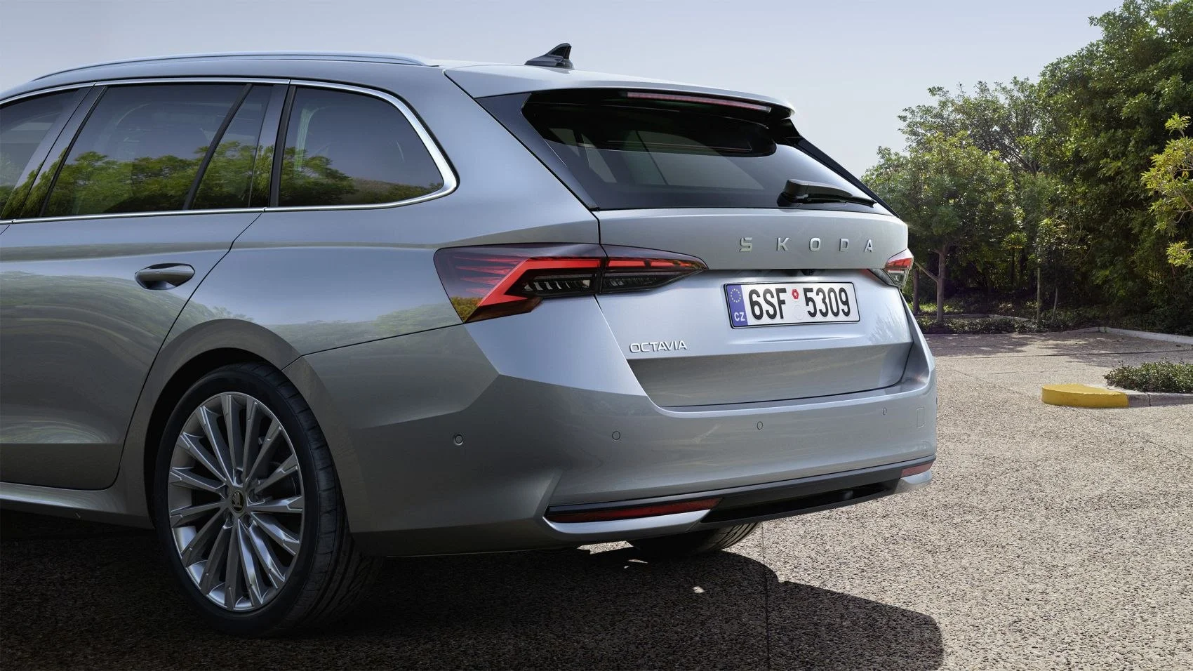 Skoda Octavia 1.5 TSI (116 Hp)2024 - thumbnail 12