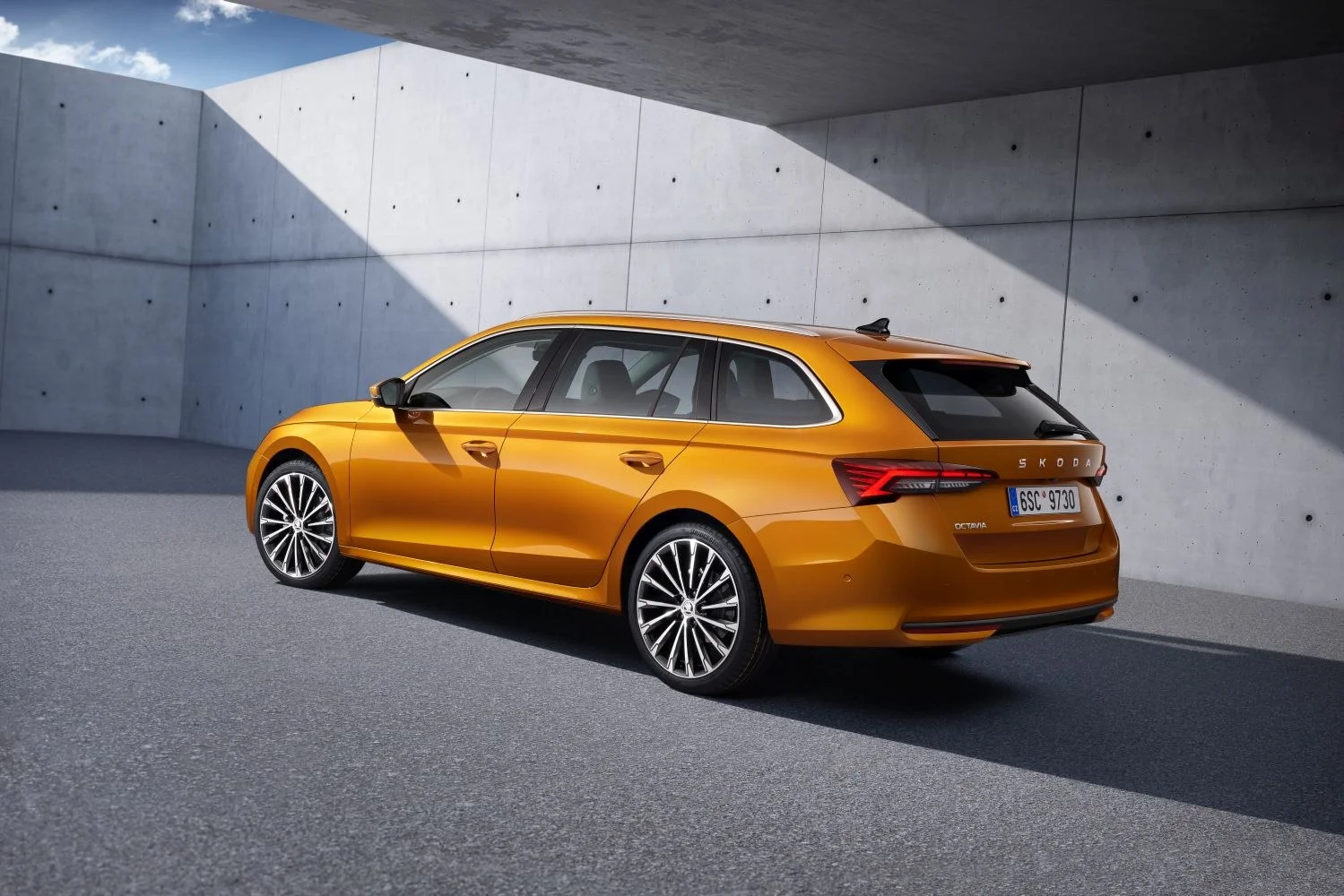 Skoda Octavia 1.5 TSI (116 Hp)2024 - thumbnail 4