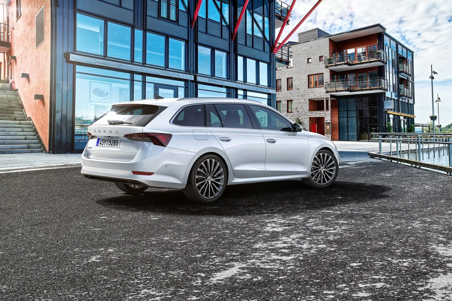 Skoda Octavia 1.0 TSI EVO (110 Hp)2020 - 2023 thumbnail 2