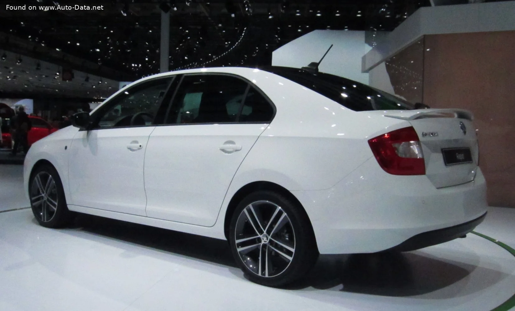 Skoda Rapid 1.2 MPI (75 Hp)2012 - 2015 thumbnail 4