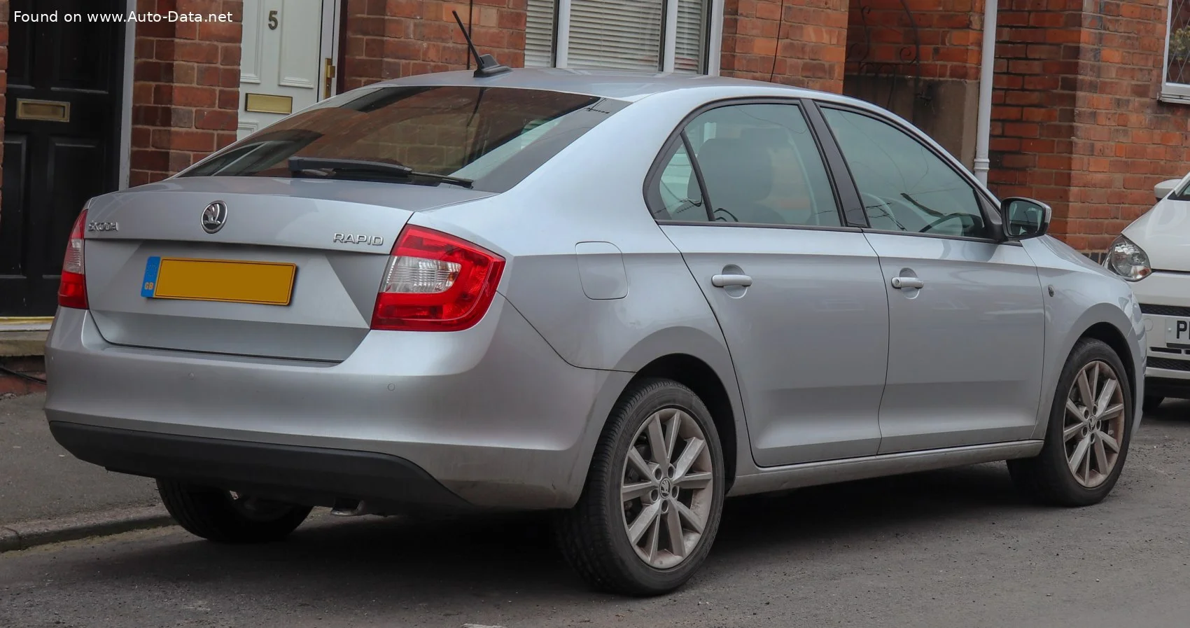 Skoda Rapid 1.2 MPI (75 Hp)2012 - 2015 thumbnail 6