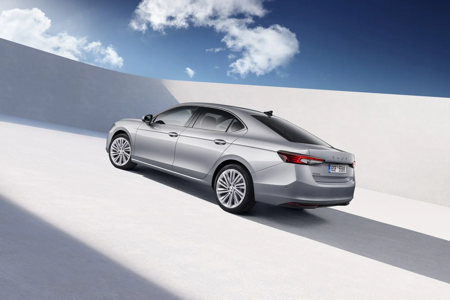 Skoda Superb 1.5 TSI (150 Hp) Mild Hybrid DSG2024 - thumbnail 3