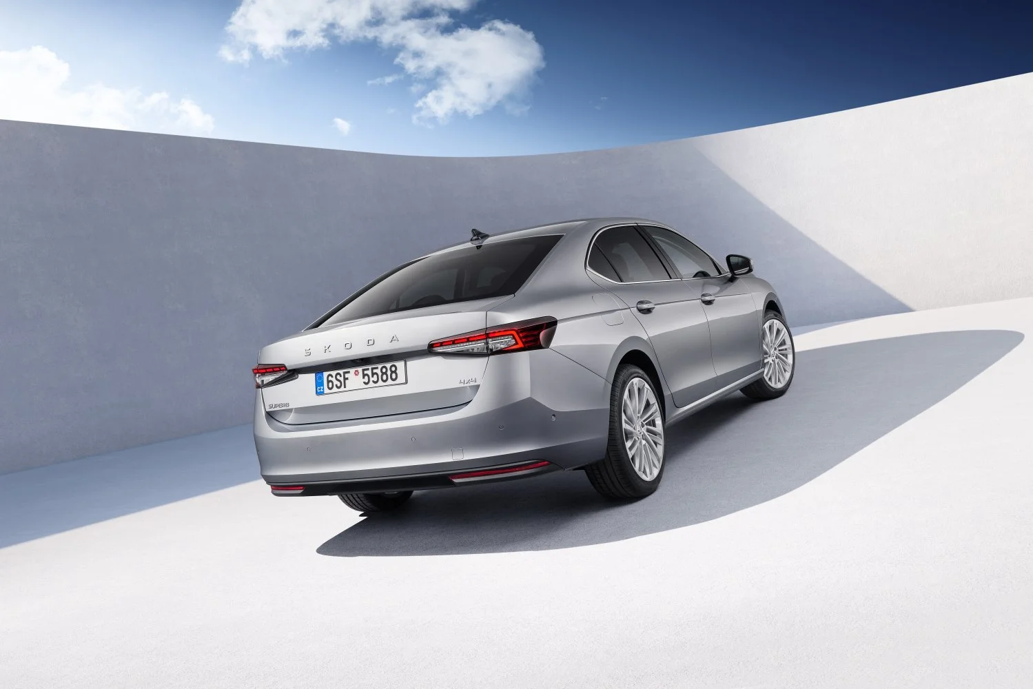 Skoda Superb 1.5 TSI (150 Hp) Mild Hybrid DSG2024 - thumbnail 4