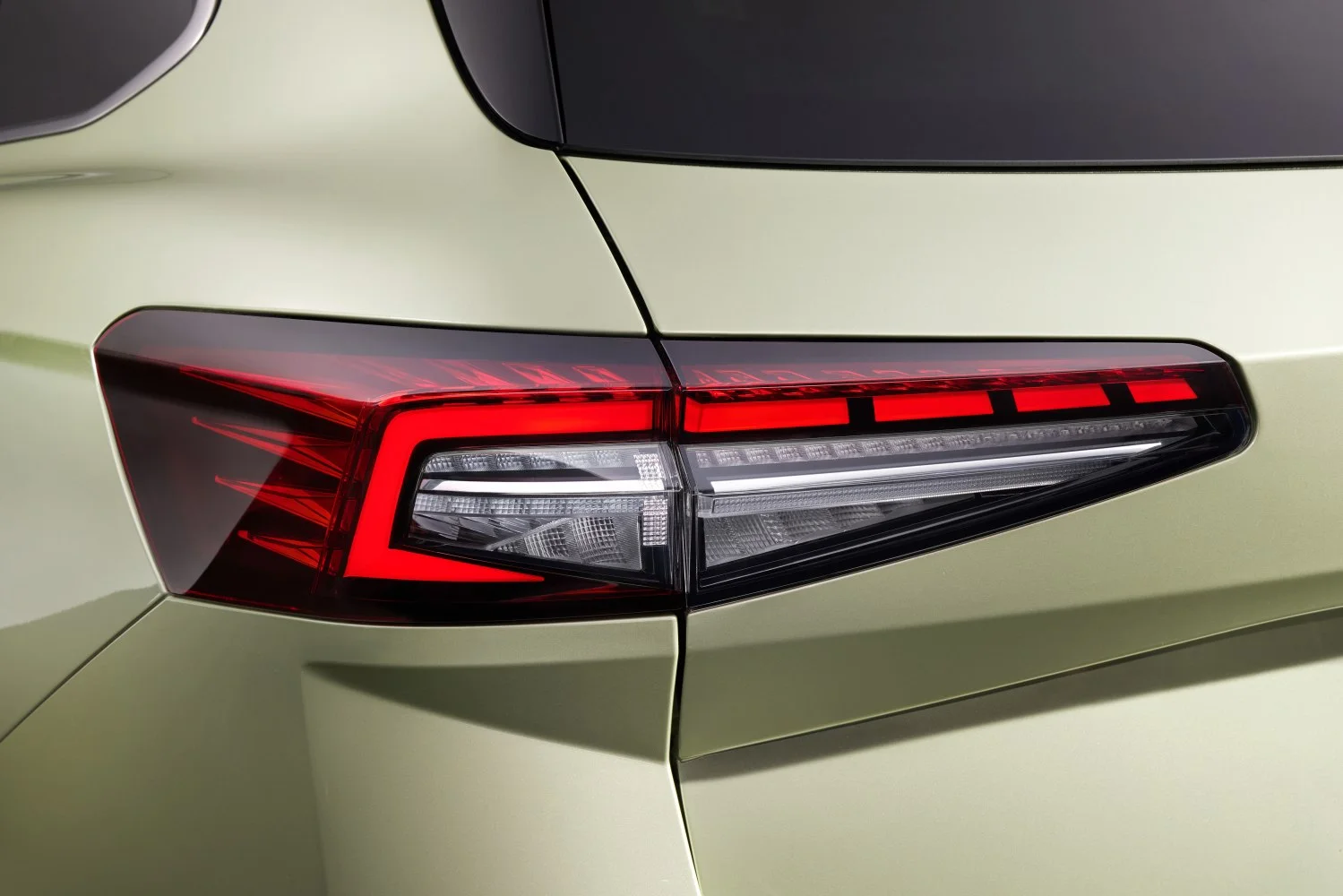 Skoda Superb 1.5 TSI (150 Hp) Mild Hybrid DSG2023 - thumbnail 13
