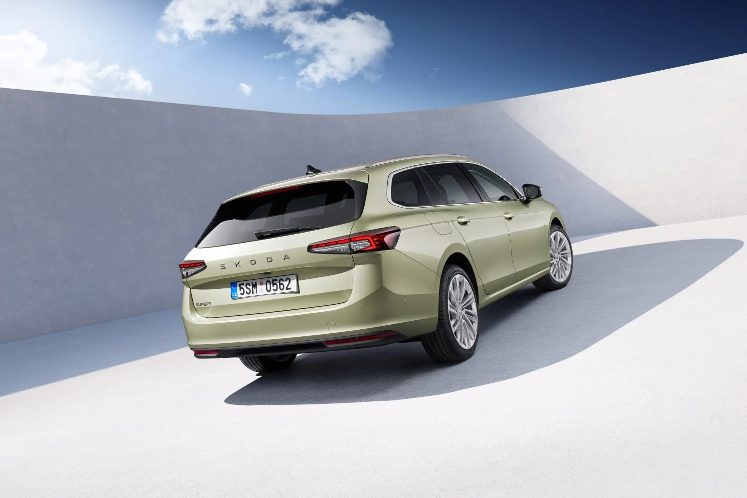 Skoda Superb 1.5 TSI (150 Hp) Mild Hybrid DSG2023 - thumbnail 3
