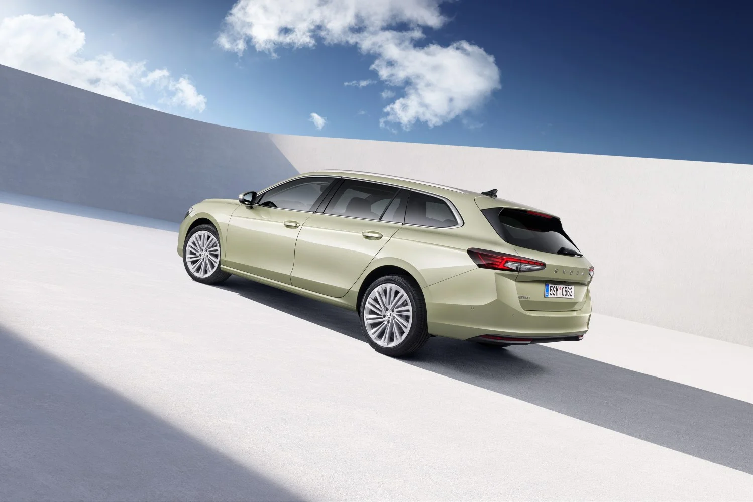 Skoda Superb 1.5 TSI (150 Hp) Mild Hybrid DSG2023 - thumbnail 5