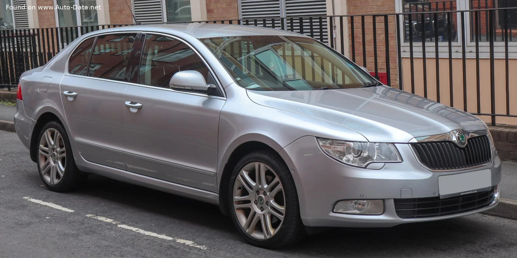 Skoda Superb 1.4 TSI (125 Hp)2008 - 2013 thumbnail 3