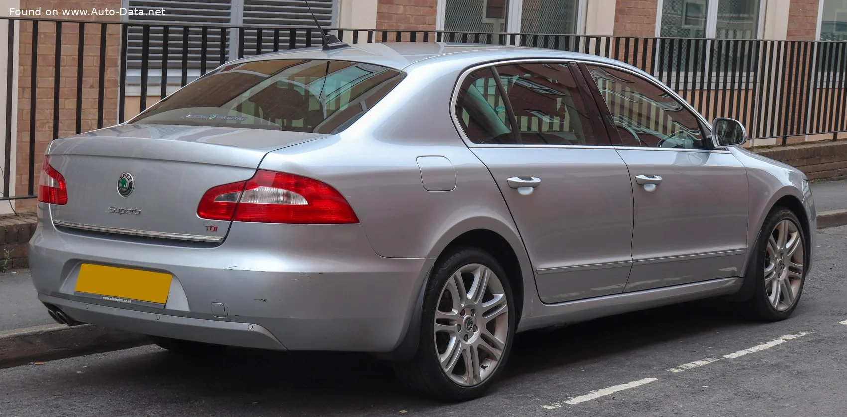 Skoda Superb 1.4 TSI (125 Hp)2008 - 2013 thumbnail 5