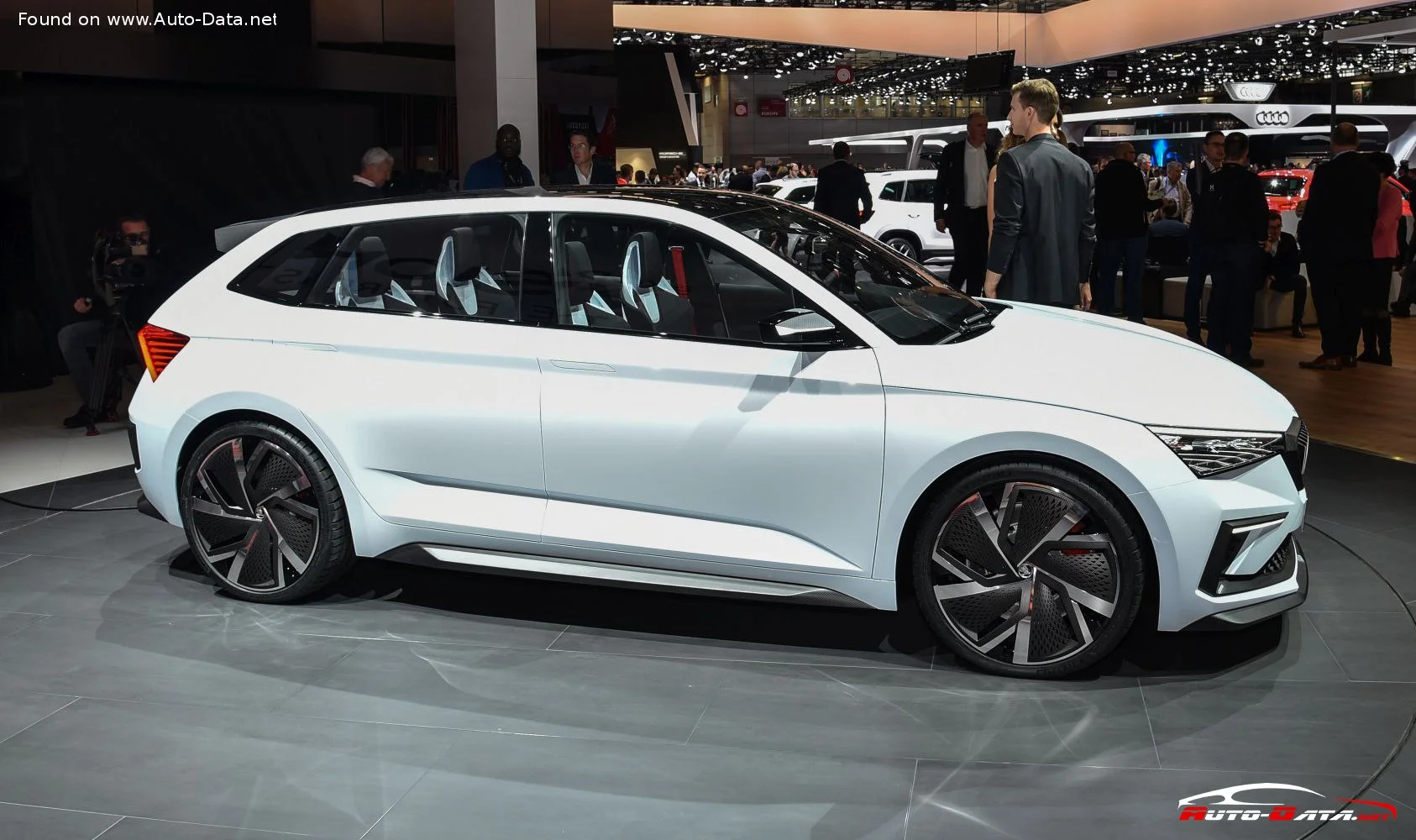 Skoda Vision Skoda Vision RS (Concept) thumbnail 4
