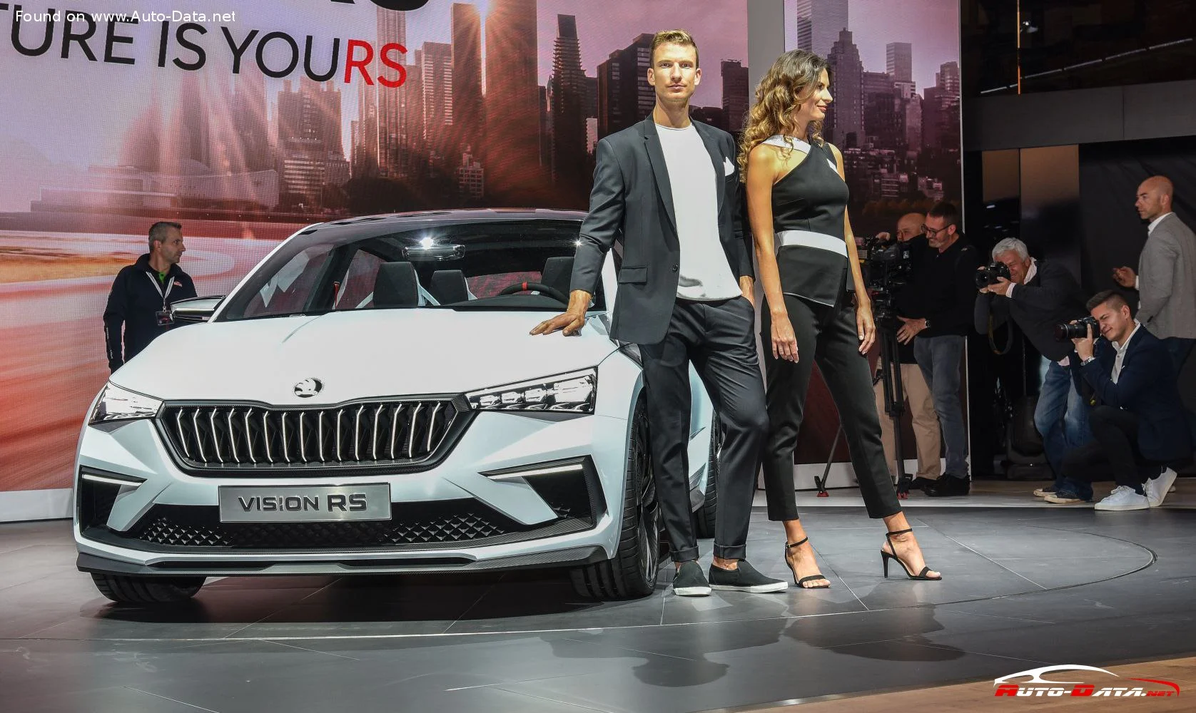 Skoda Vision Skoda Vision RS (Concept) thumbnail 8