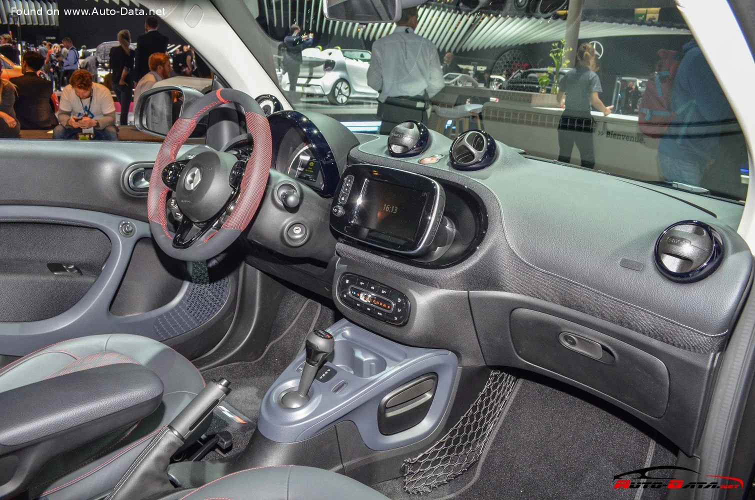 Smart EQ fortwo 17.6 kWh (82 Hp)2018 - 2019 thumbnail 11
