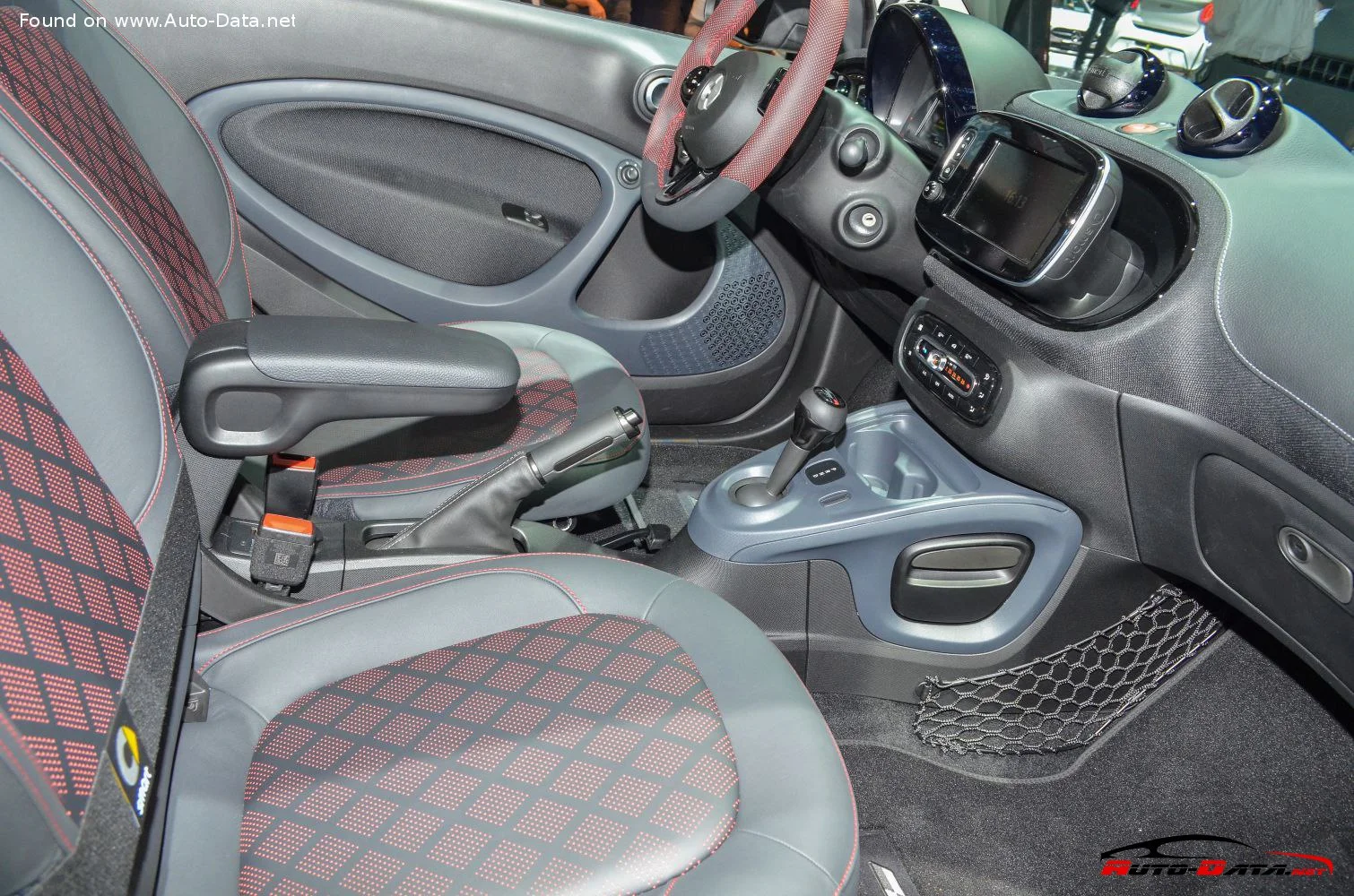 Smart EQ fortwo 17.6 kWh (82 Hp)2018 - 2019 thumbnail 12