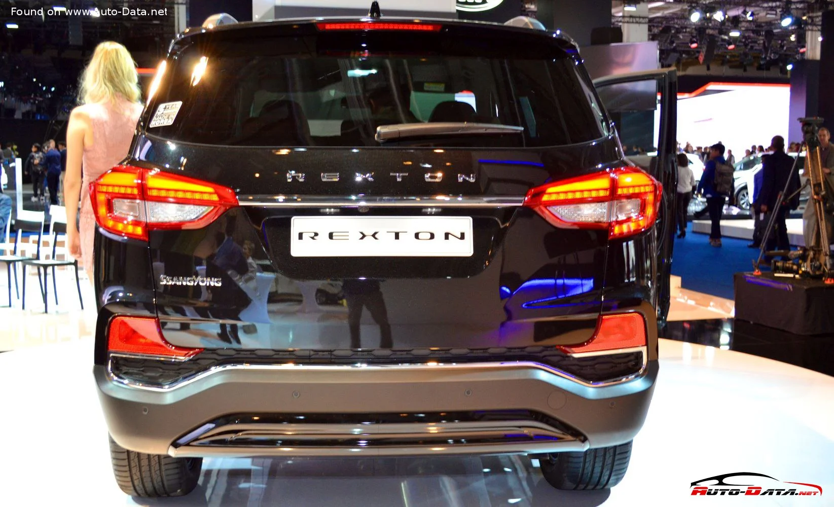 SsangYong Rexton 2.0 e-XGDi (224 Hp)2018 - 2021 thumbnail 3