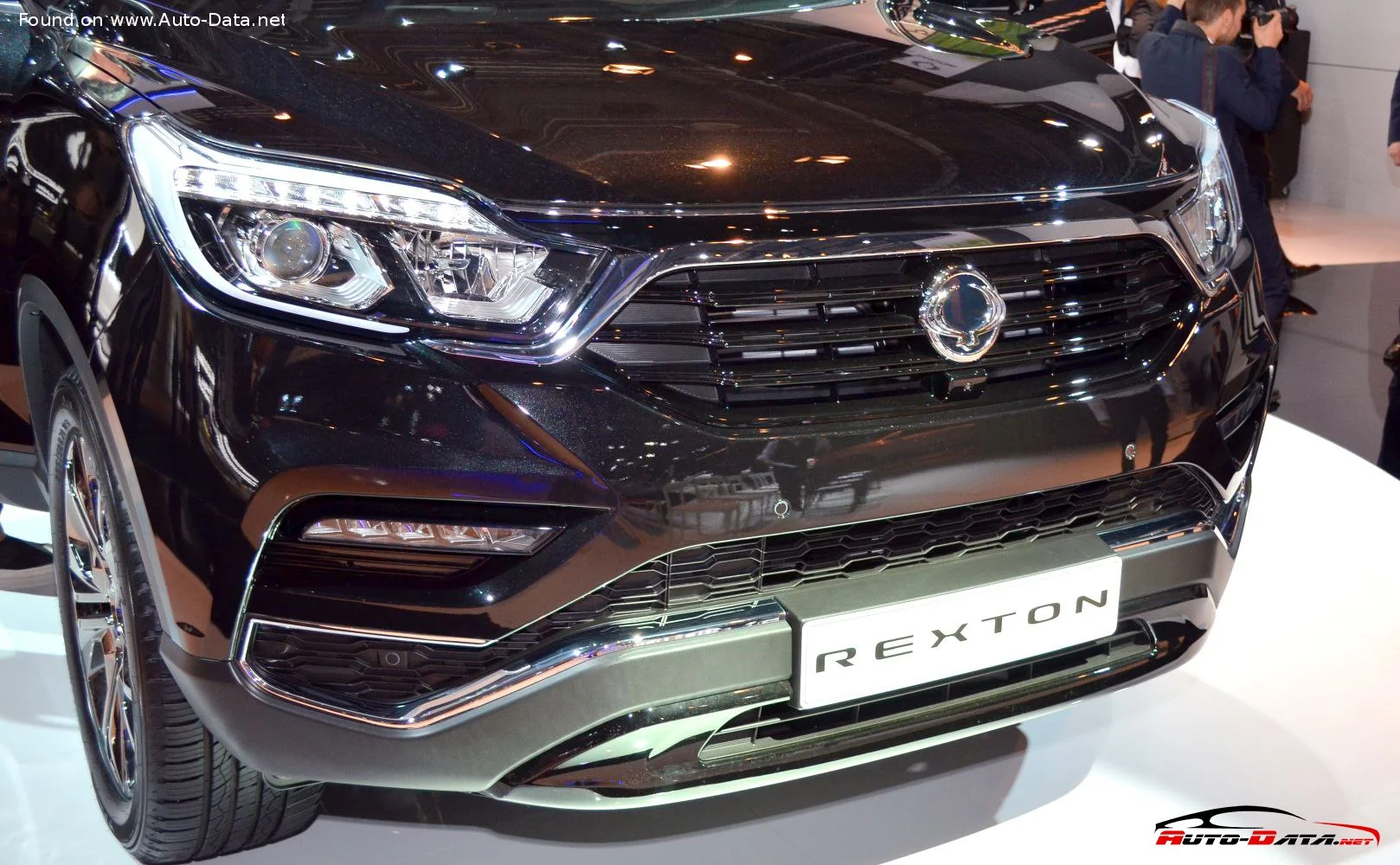 SsangYong Rexton 2.0 e-XGDi (224 Hp)2018 - 2021 thumbnail 10