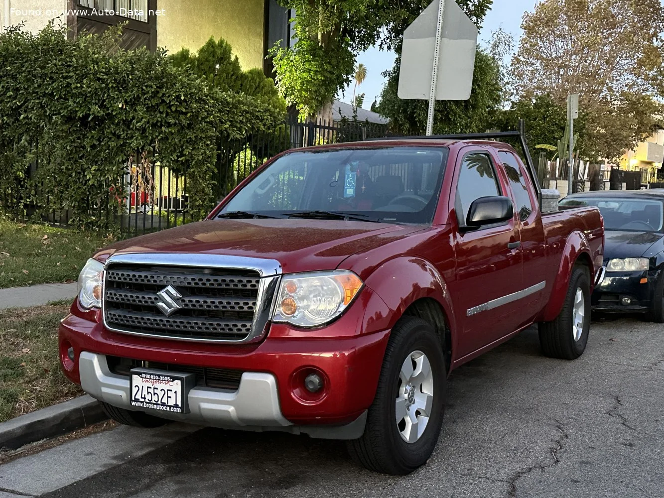 Suzuki Equator 2.5 (152 Hp)2008 - 2012 thumbnail 2