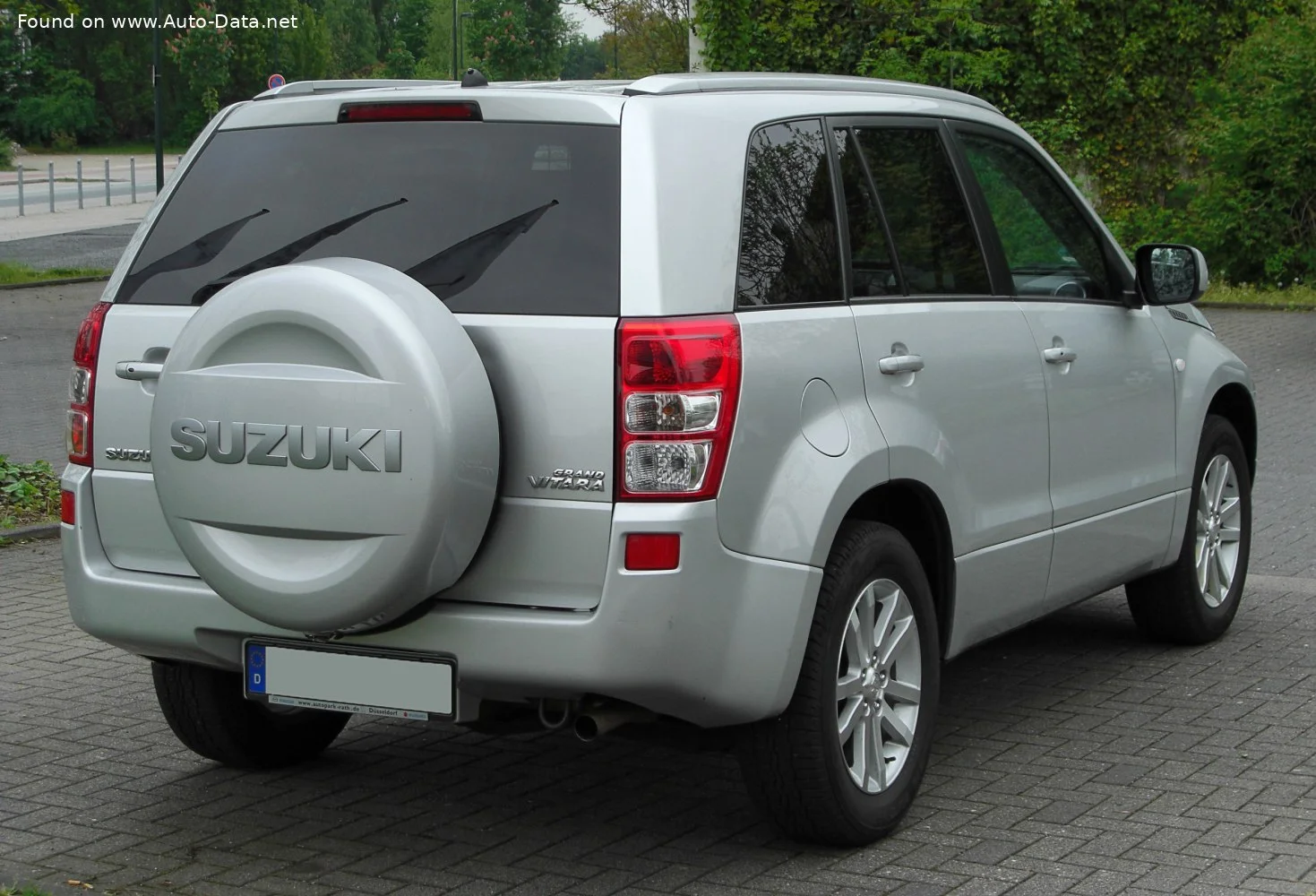 Suzuki Grand Vitara 1.6 i 16V (3 dr) (107 Hp)2005 - 2008 thumbnail 2