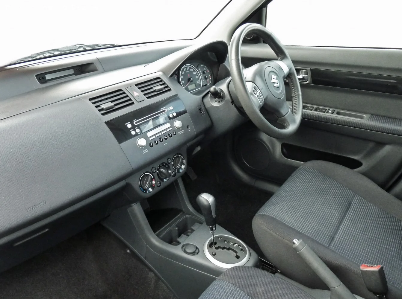 Suzuki Swift 1.3 DDiS (70 Hp)2004 - 2010 thumbnail 9