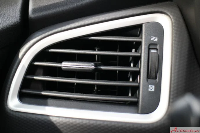 Suzuki SX4 S-Cross 1.6 DDIS (120 Hp)2013 - 2016 thumbnail 17