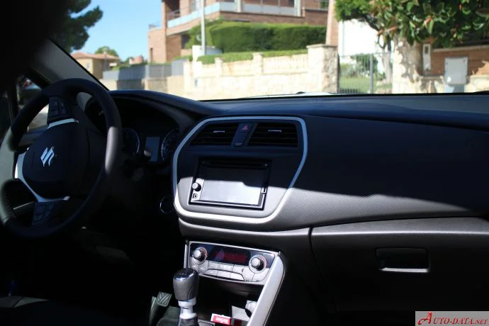 Suzuki SX4 S-Cross 1.6 DDIS (120 Hp)2013 - 2016 thumbnail 8