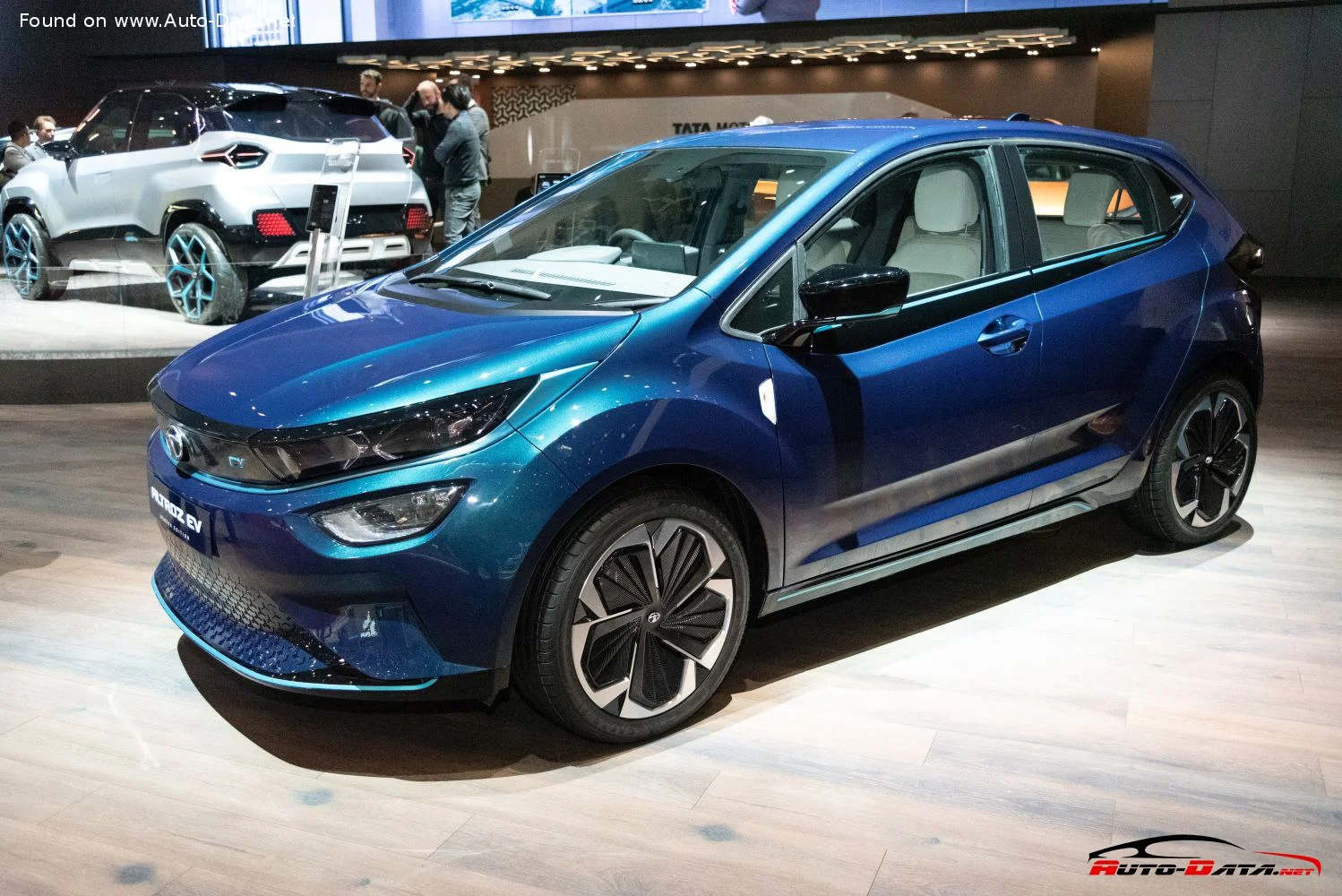 Tata Altroz 1.2i (102 Hp)2019 - 2025 thumbnail 6
