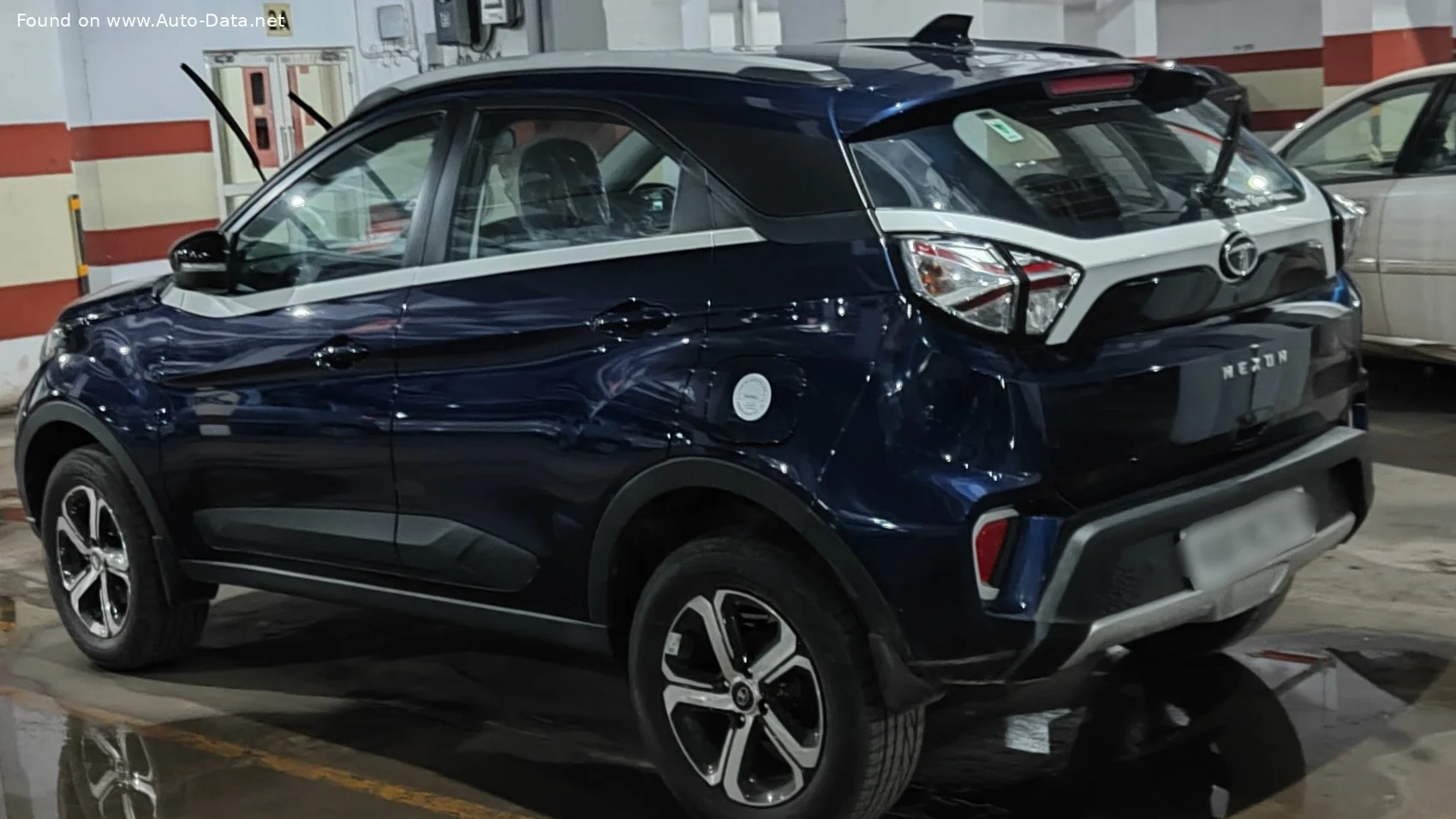 Tata Nexon 1.2 Revotron (120 Hp)2020 - 2023 thumbnail 2