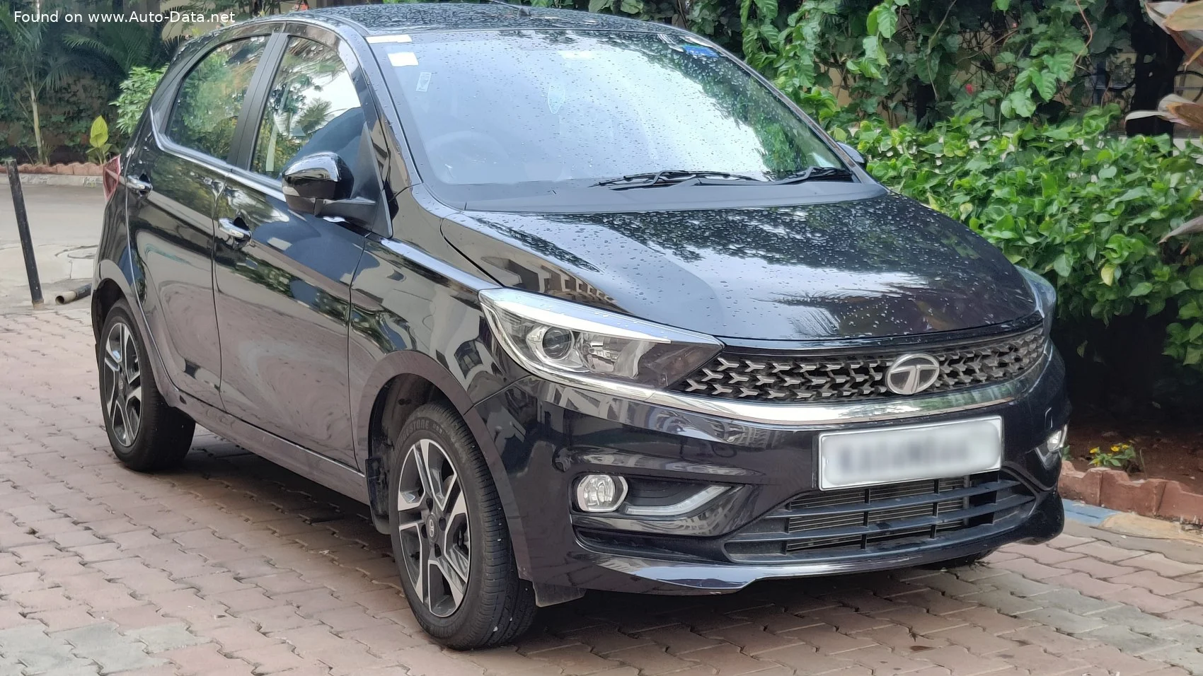 Tata Tiago 1.2L Revotron (86/73 Hp) iCNG2020 - - 1