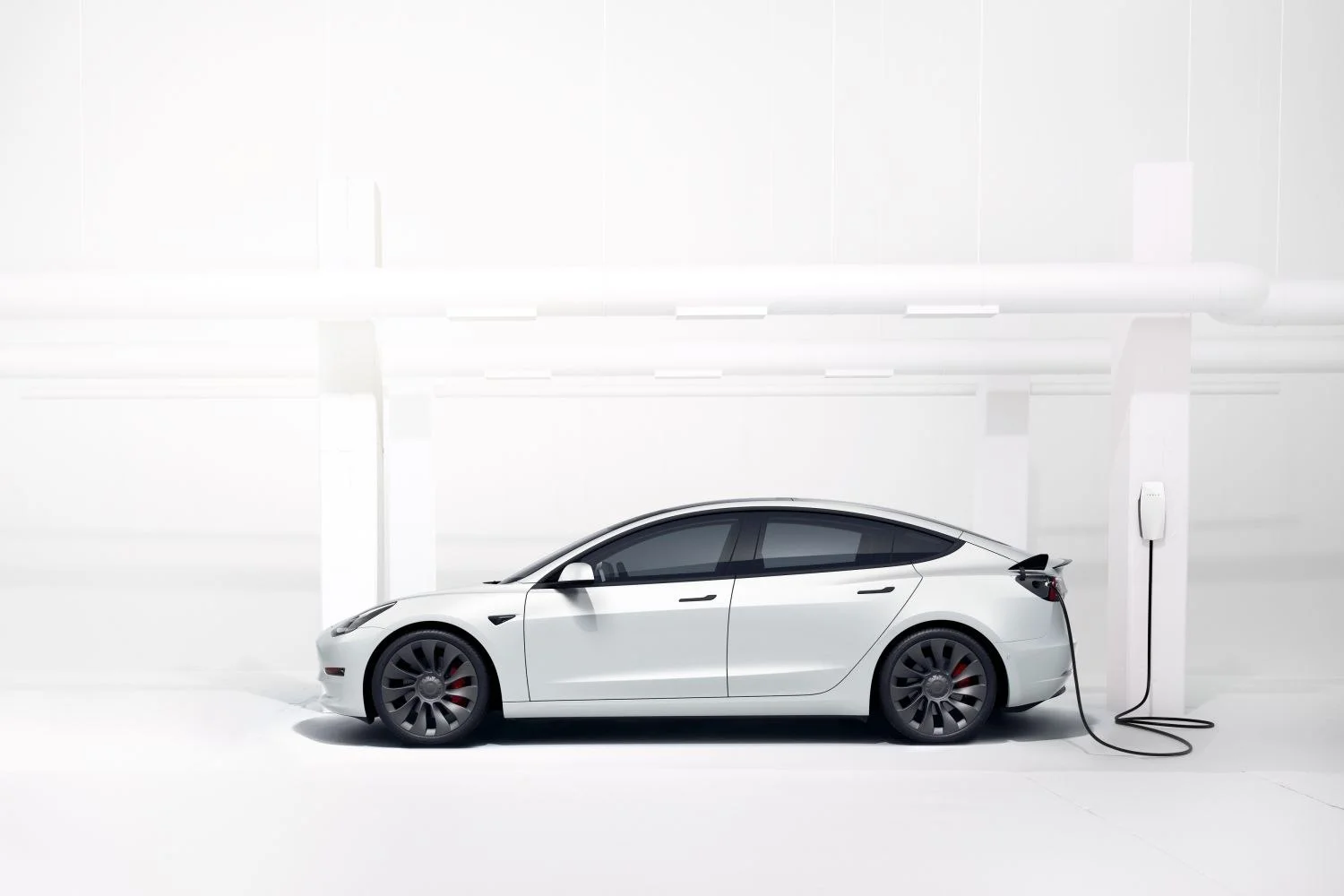 Tesla Model 3 60 kWh (325 Hp)2021 - 2023 thumbnail 2