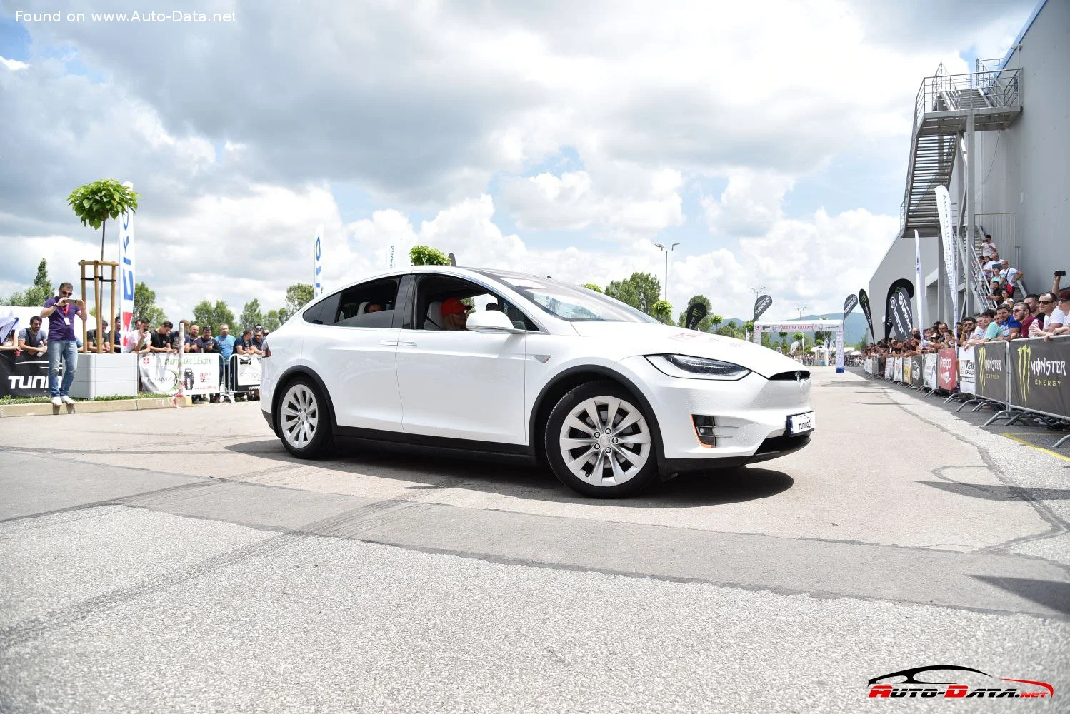 Tesla Model X 100D 100 kWh (422 Hp) Dual Motor AWD2017 - 2019 thumbnail 3