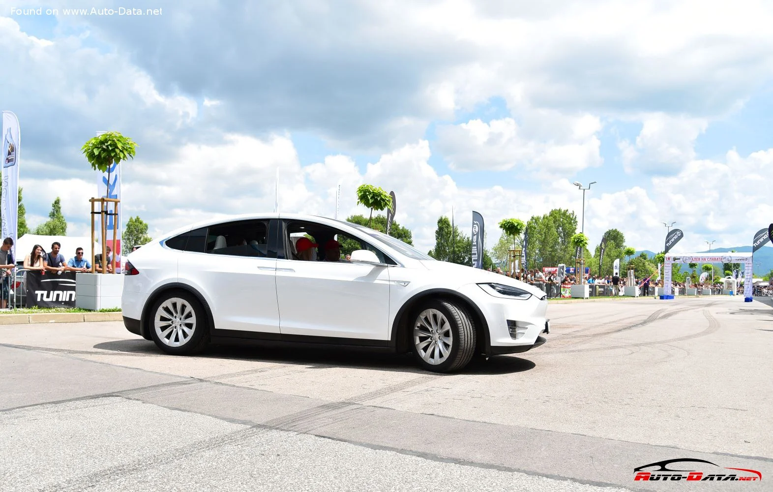 Tesla Model X 100D 100 kWh (422 Hp) Dual Motor AWD2017 - 2019 thumbnail 5