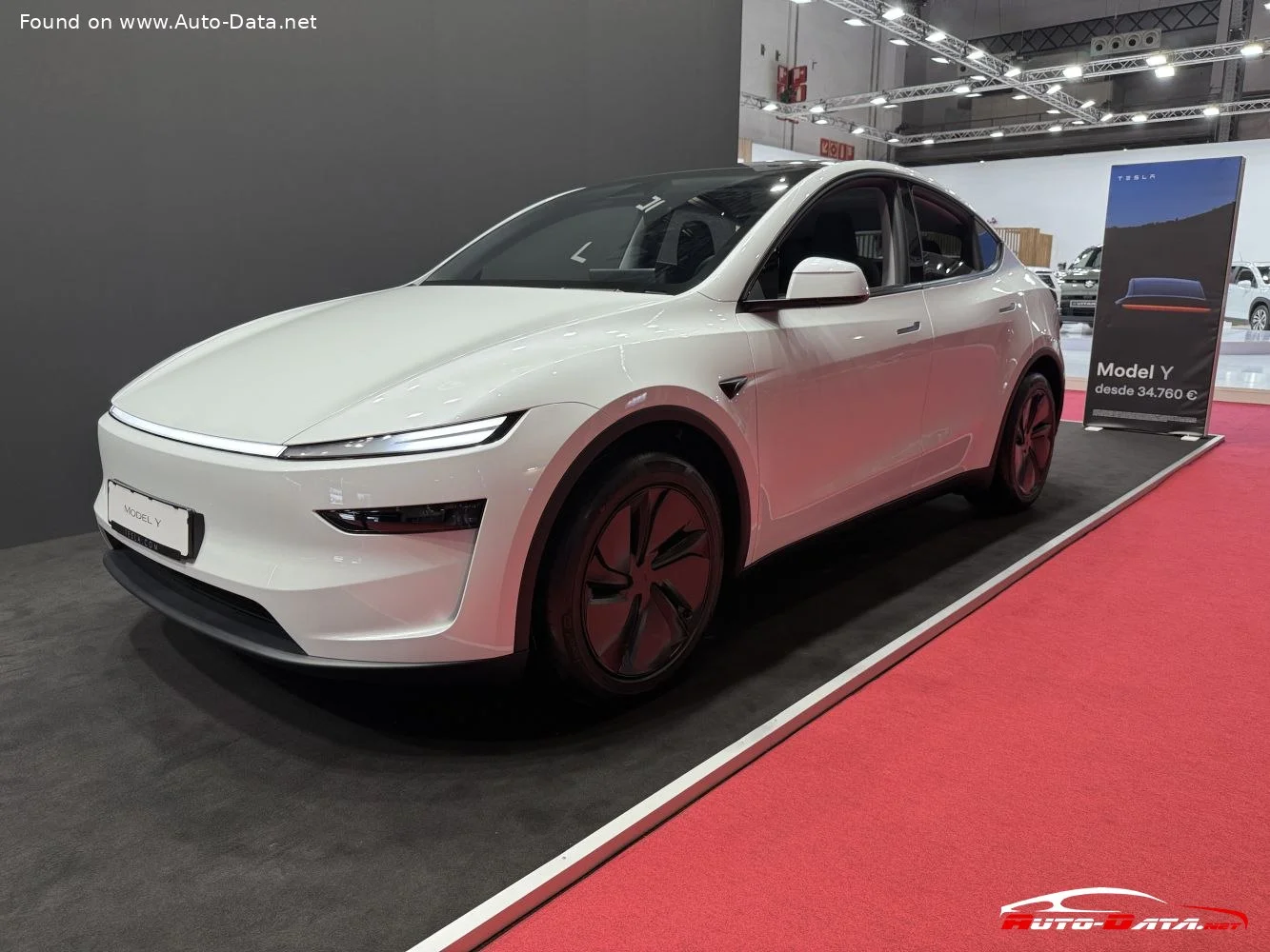 Tesla Model Y 62.5 kWh (299 Hp)2025 - thumbnail 2