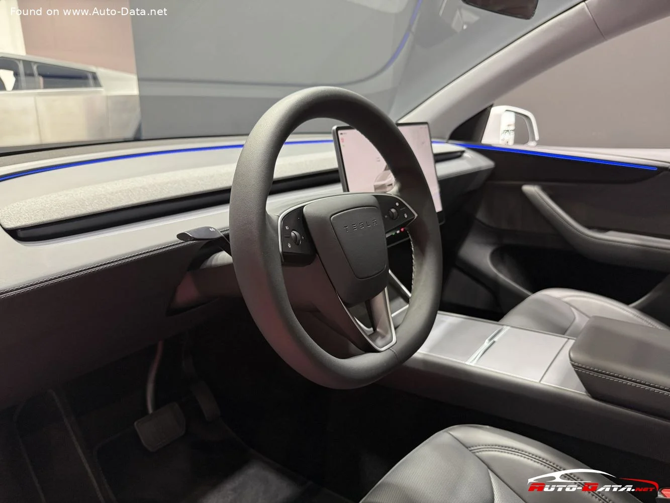 Tesla Model Y 62.5 kWh (299 Hp)2025 - thumbnail 13