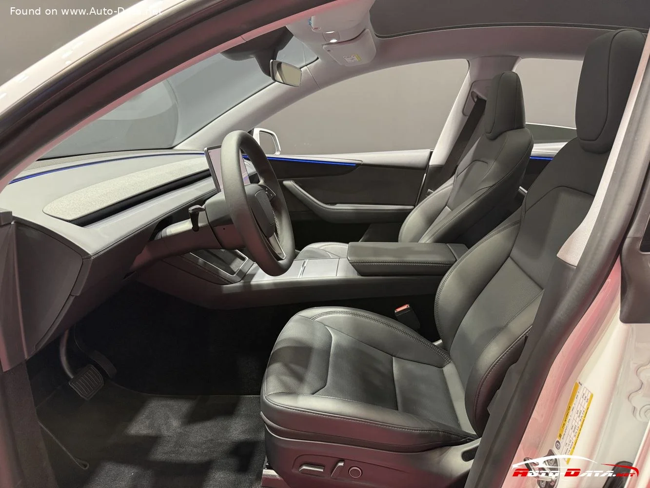 Tesla Model Y 62.5 kWh (299 Hp)2025 - thumbnail 15