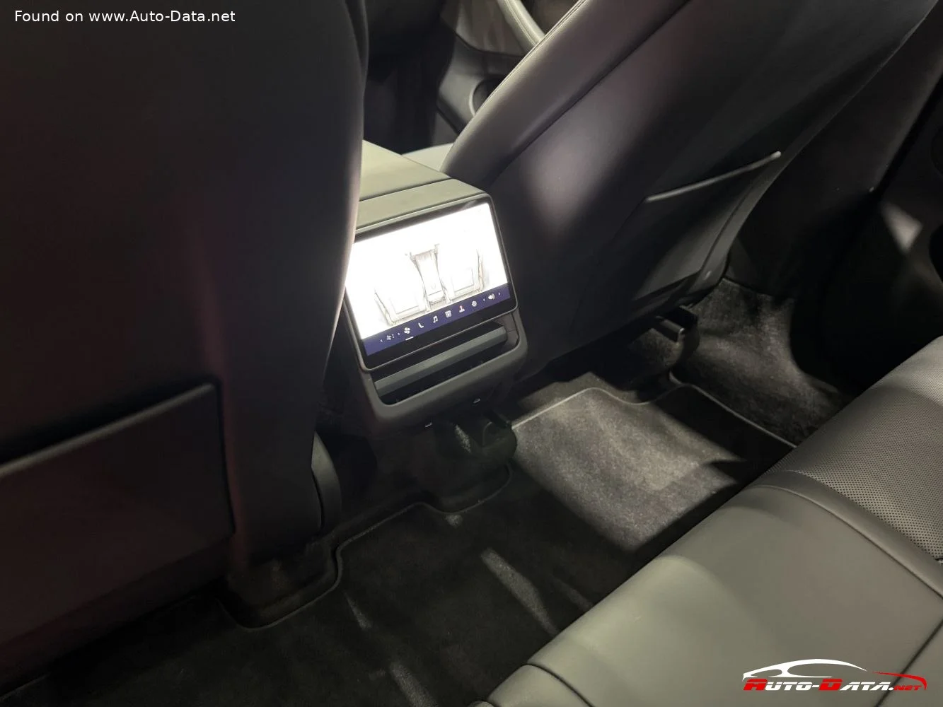Tesla Model Y 62.5 kWh (299 Hp)2025 - thumbnail 17