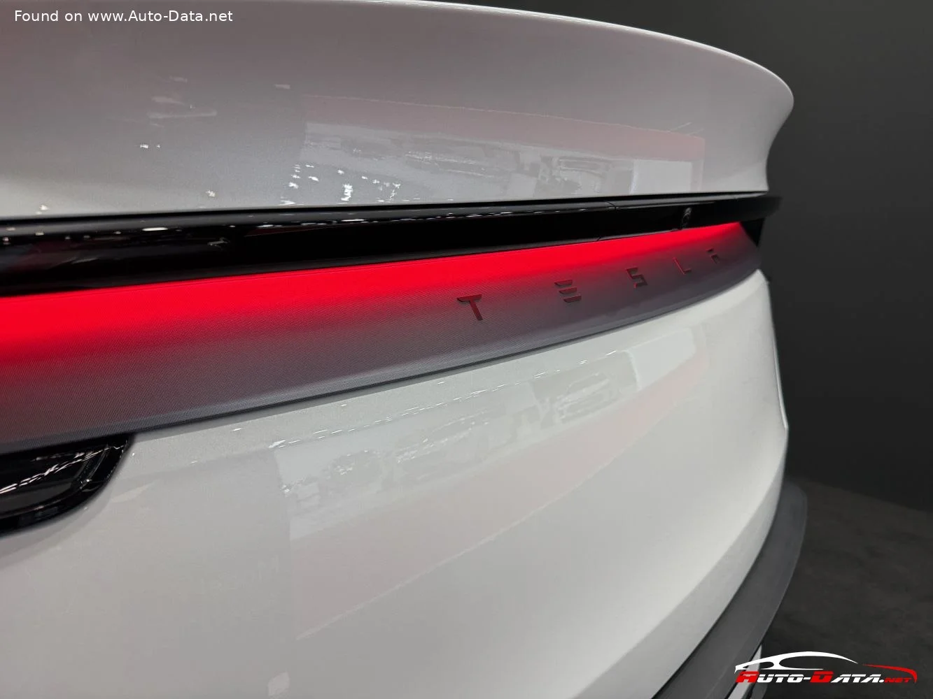 Tesla Model Y 62.5 kWh (299 Hp)2025 - thumbnail 9