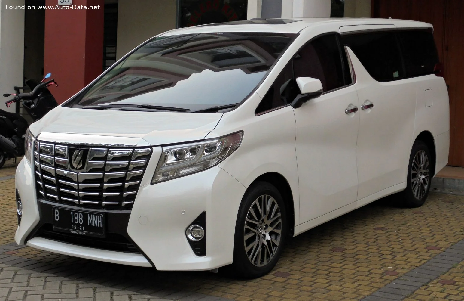 Toyota Alphard 2.5 (180 Hp) CVT2015 - 2018 thumbnail 3