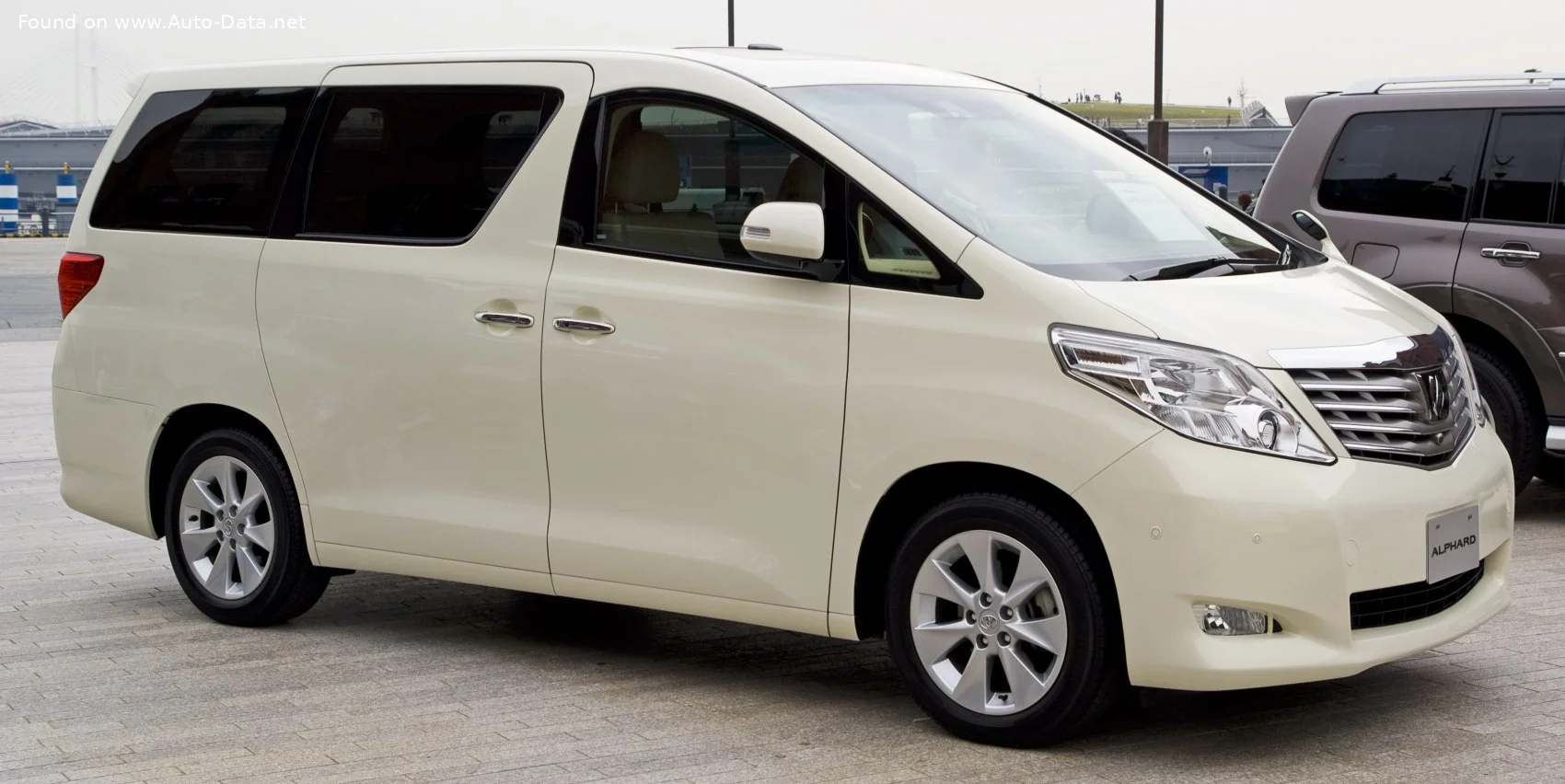 Toyota Alphard 2.4 (170 Hp)2008 - 2011 thumbnail 3