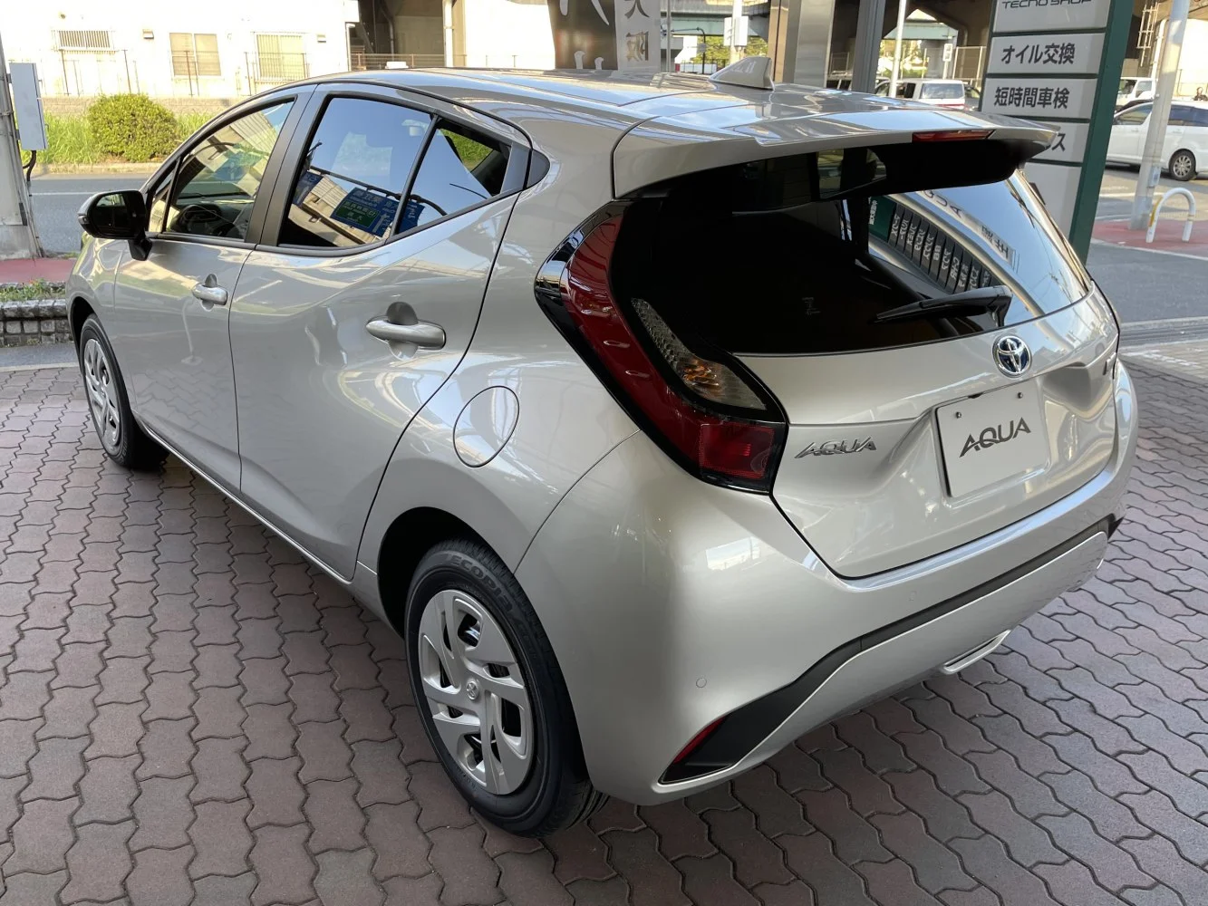 Toyota Aqua 1.5L (116 Hp) Hybrid e-CVT2021 - thumbnail 2